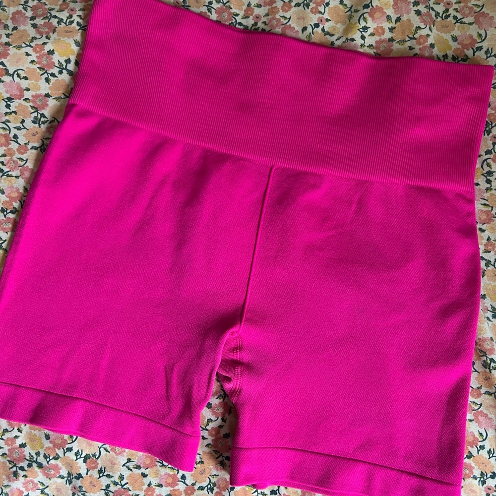 Zyia Active Hot Pink Seamless Hustle Shorts